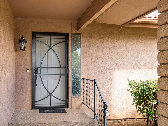 4th image of 1053 N Arrowhead Ln