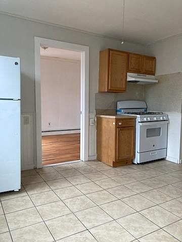 1st image of 139 Ball St #2