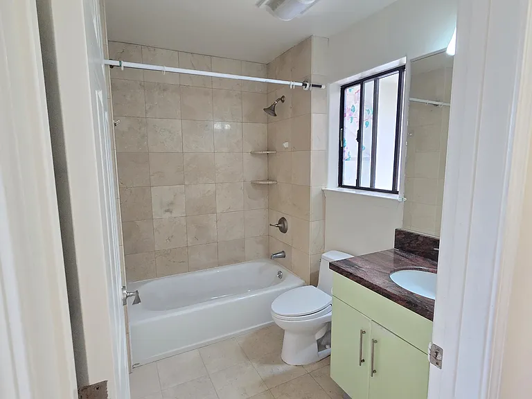 324 10th St #309 — Photo 9