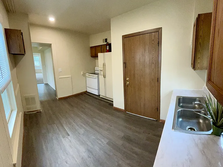 528 Union St #B — Photo 10