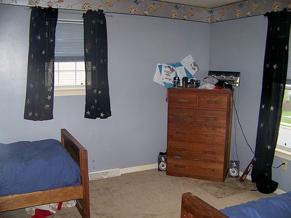 5th image of 490 Catherine Dr