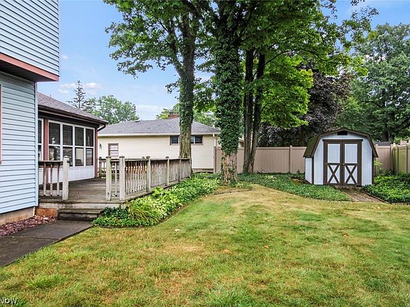 5th image of 671 Mapleridge Dr