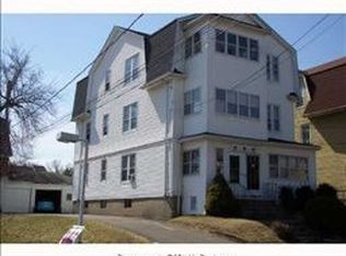 17 Linnmoore St, Hartford, CT 06114