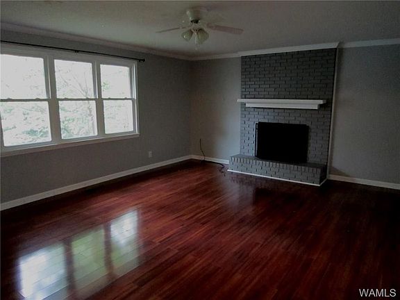 3rd image of 1519 27th Ave E
