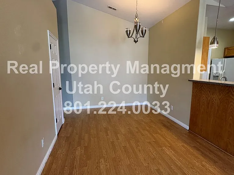 1492 W 50 N — Photo 12