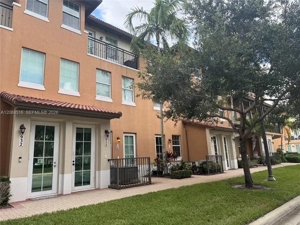 928 SW 147th Ave #2906, Hollywood, FL 33027