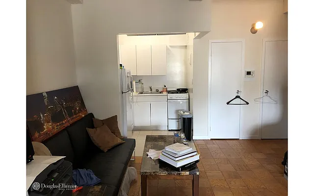 Rented by Douglas Elliman | media 17