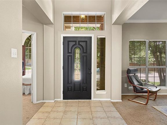 3rd image of 8600 Falconet Cir