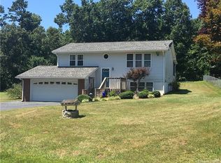 13 Spring Lake Dr, Fletcher, NC 28732