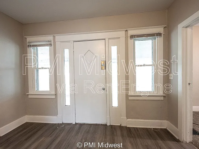 130 N Gladstone Ave — Photo 4