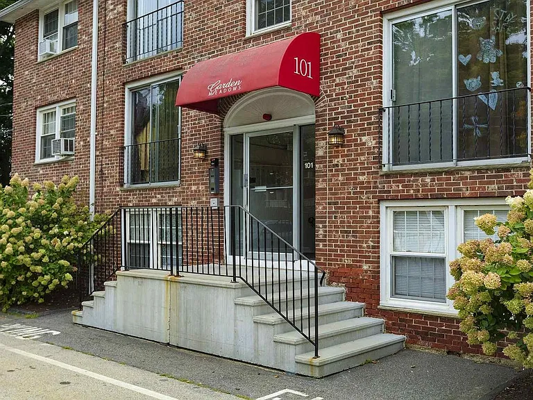101 E Broadway #9 — Photo 19
