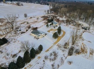 195 E Norway Lake Rd, Lapeer, MI 48446