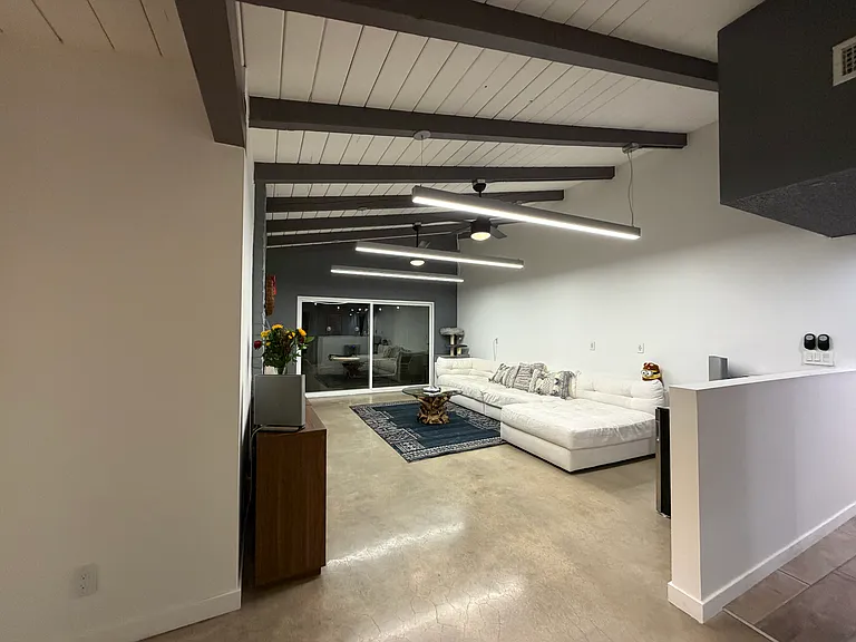 22701 Martha St — Photo 31