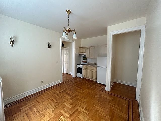1st image of 4518 39th Pl APT 3C