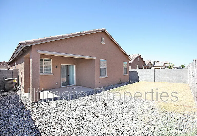 11538 W Redfield Rd — Photo 2