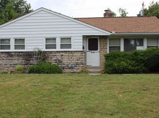 2096 Zollinger Rd, Upper Arlington, OH 43221