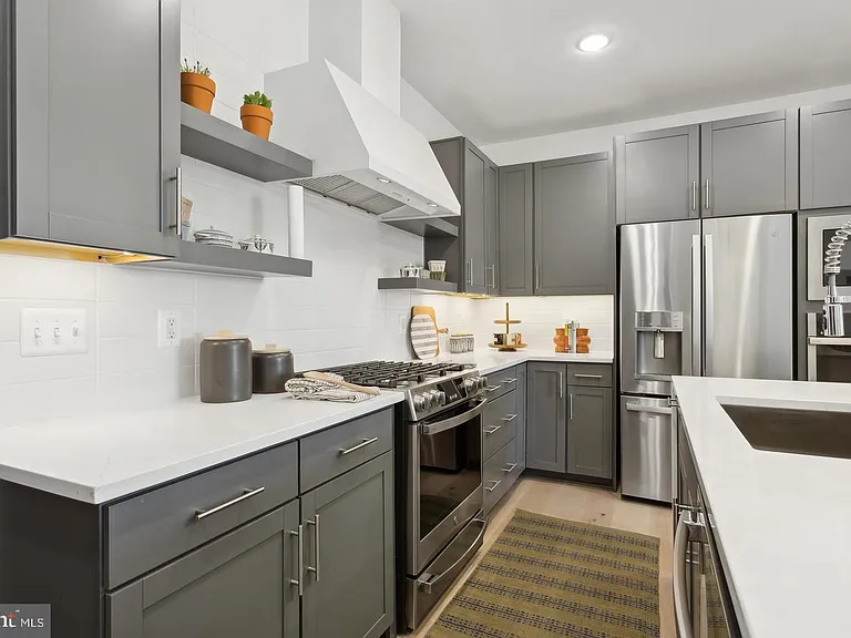 111 E Cromwell St — Photo 13