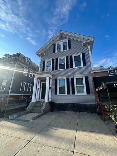 764 E 4th St #2 Photo 1