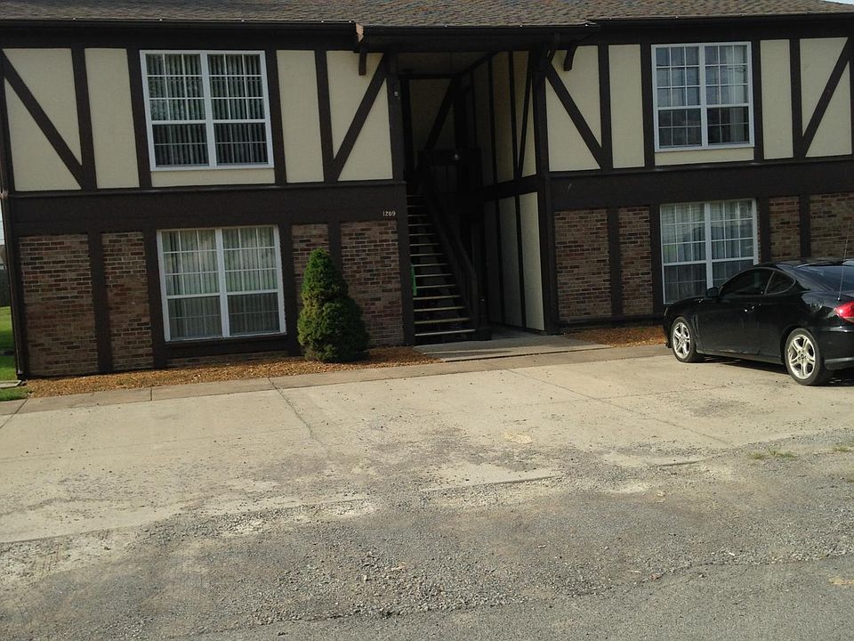 1st image of 1213 W Mack Ave