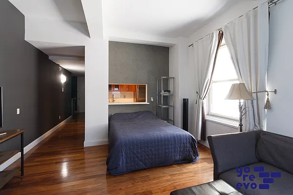 Rented by Yoreevo, LLC | media 24