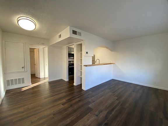 2nd image of 200 E Courtland Pl APT 7