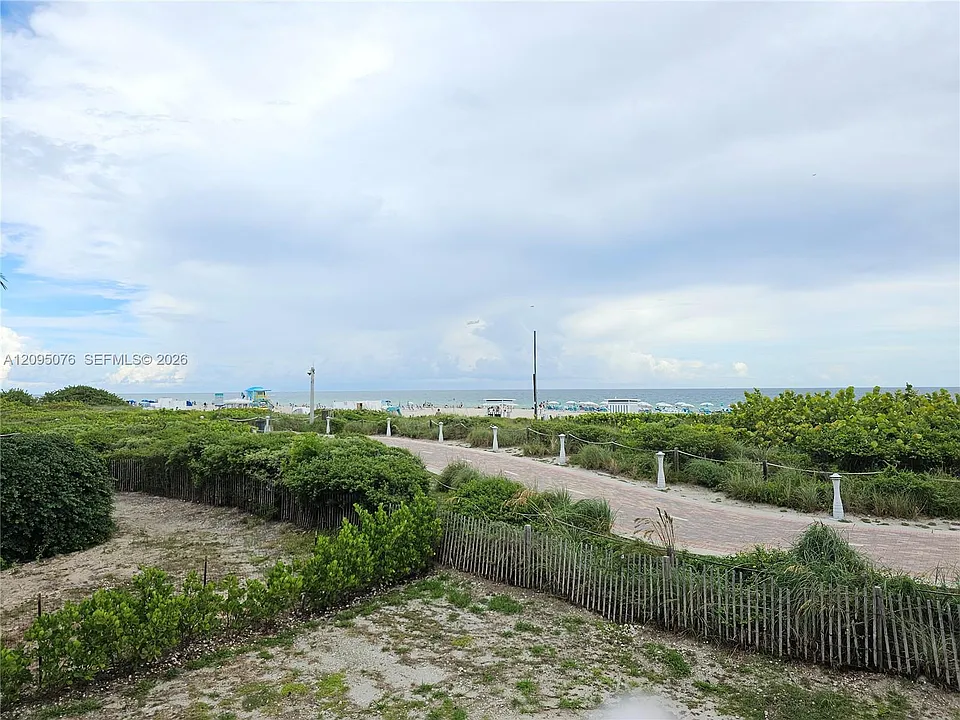 401 Ocean Dr #522