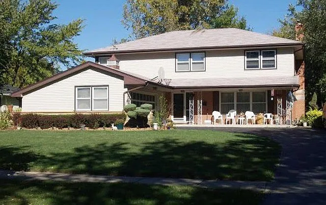 3117 Alexander Cres photo 1