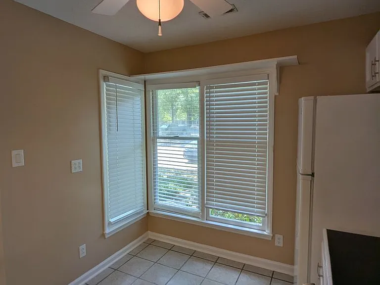 220 Saint Andrews Ln — Photo 4