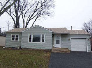 1702 Grandview Dr, Johnsburg, IL 60051
