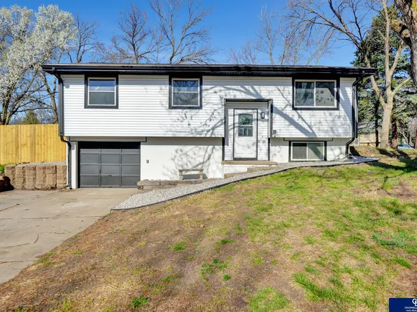 501 Conestoga Ave, Hickman, NE 68372