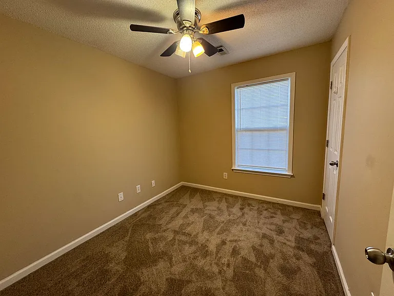 223 Faulkner Ct — Photo 12