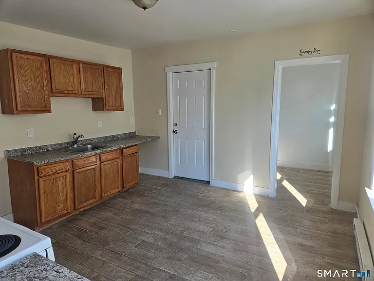 75 Alma St — Photo 5