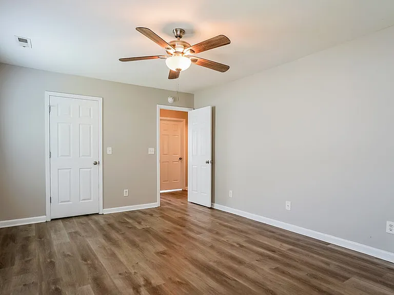 2826 Filbert St — Photo 11