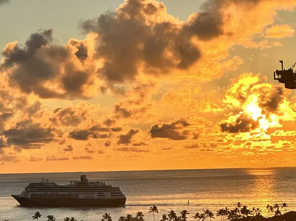 1000 Auahi St, Honolulu, HI