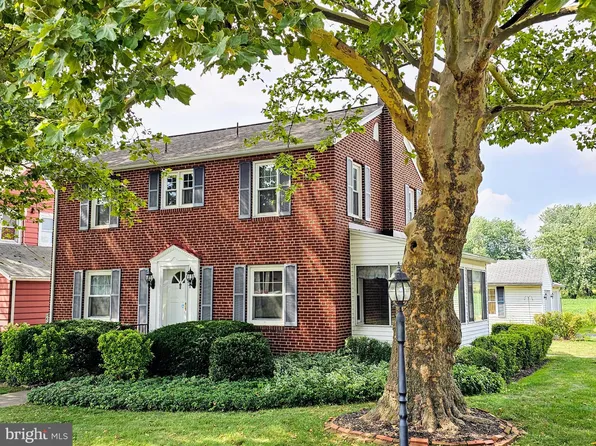 1281 E Derry Rd, Hershey, PA 17033