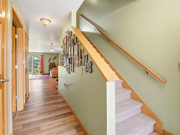 3rd image of 1300 Alpine Dr