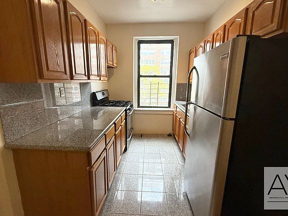 3rd image of 163 Ocean Ave #3