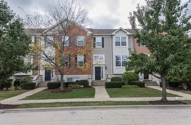 768 Lambert Ln — Photo 2