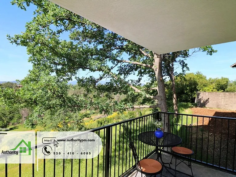 4445 Dogwood Ln #C — Photo 17