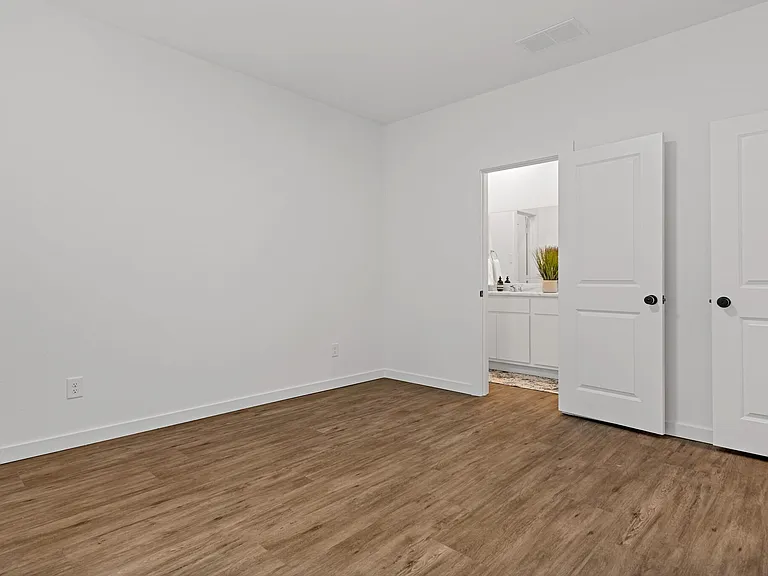 1303 S Bells Dr — Photo 16