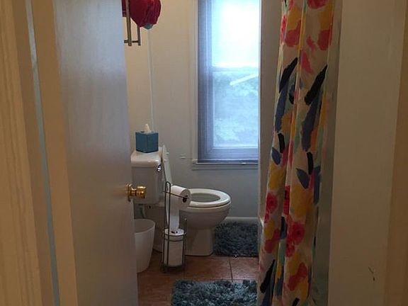 4th image of 1804 Fairmount Ave #2F