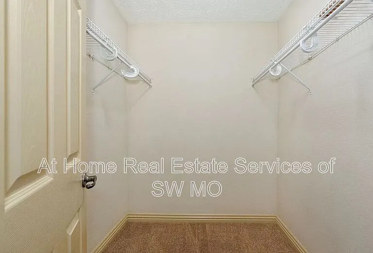 122 W Sandalwood Ln — Photo 11