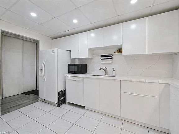 4th image of 155 Hillcrest Ave #302