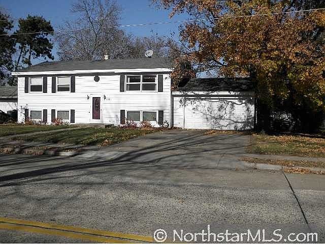 1st image of 1910 Pine St W