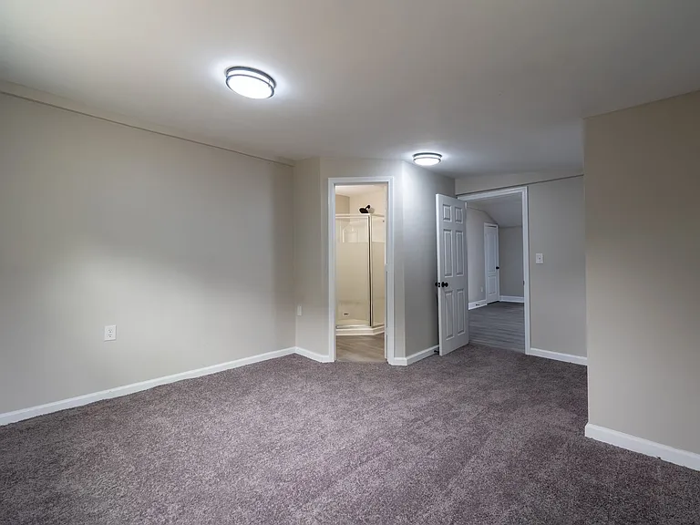 1001 S Layton Ave — Photo 18