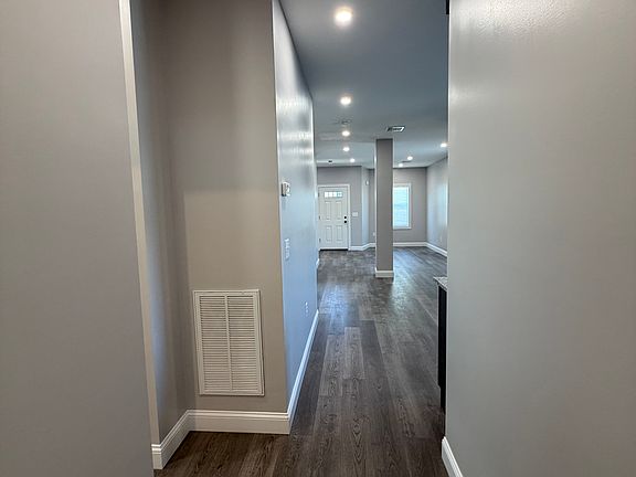 2nd image of 314 Dartmouth St #1