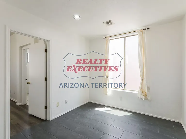 5304 E Calle Vista De Colores — Photo 16