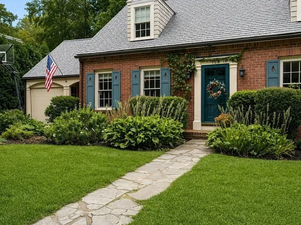 153 Western Dr, Longmeadow, MA 01106