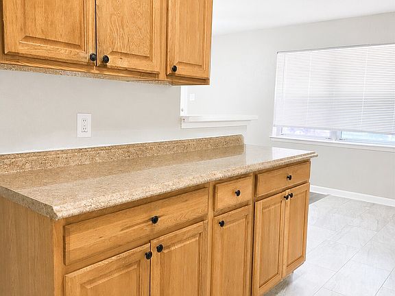 4th image of 4412 Central Ln