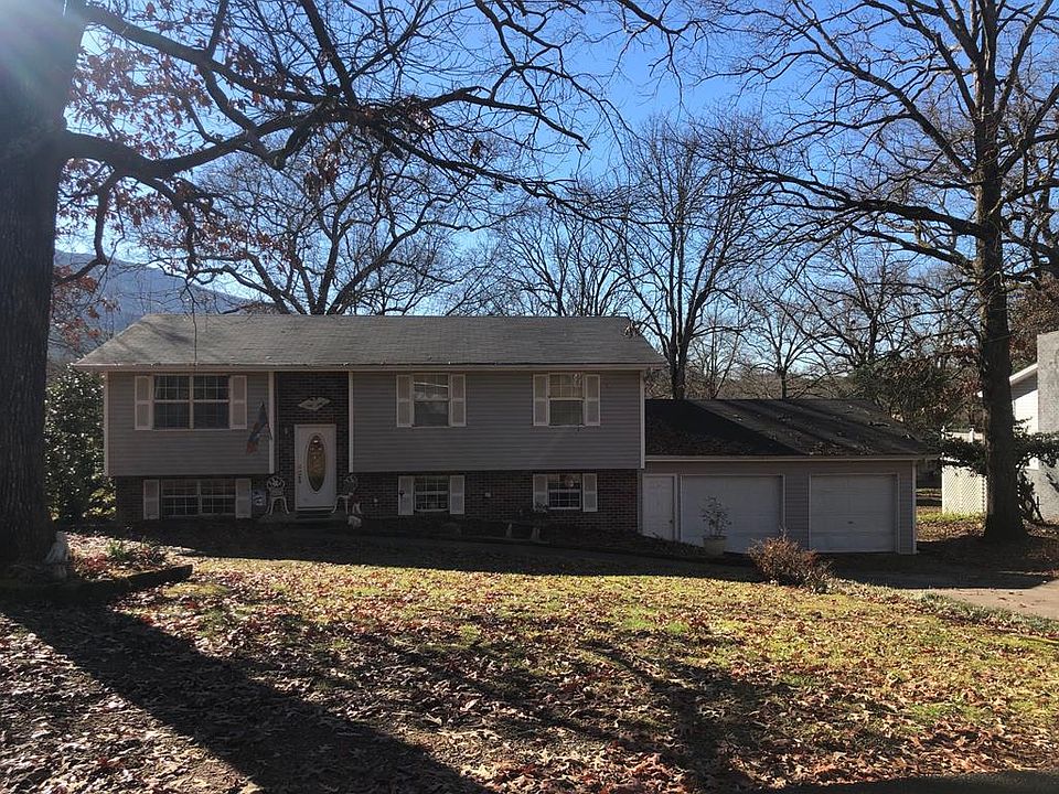1st image of 218 Woodbine Dr